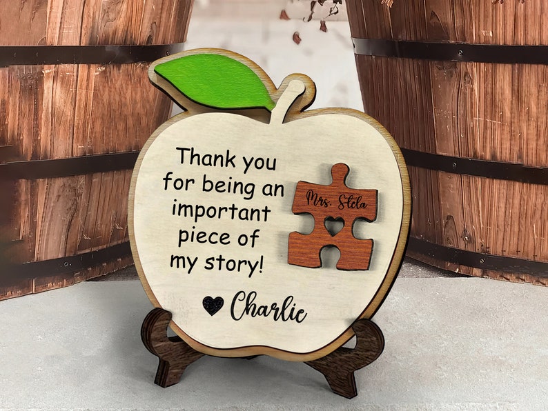 litzzy Personalized Desktop Teacher Apple Sign - Mini Apple Sign for Teachers, Teacher Desk Sign Personalized, Gifts for Teachers Custom Wooden Sign   