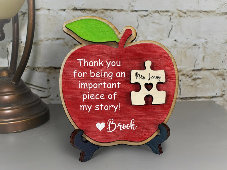 litzzy Personalized Desktop Teacher Apple Sign - Mini Apple Sign for Teachers, Teacher Desk Sign Personalized, Gifts for Teachers Custom Wooden Sign   