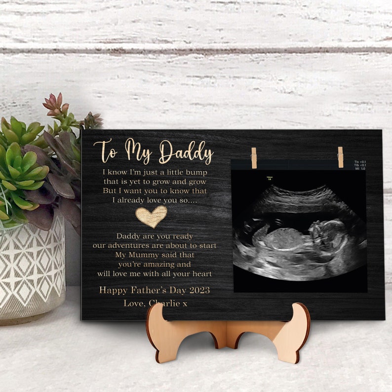 litzzy DADDY To Be on Father's Day 2023 I'm Just A Little Bump Magnet Scan Frame Decor, Ultrasound Scan Gift, Pregnancy Announcement Gift from Bump Custom Wooden Sign 7 x 4.3 in Black 