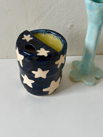 Litzzy - black star handmade ceramic travel mug