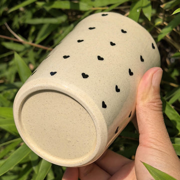 Litzzy - Tiny Black Heart Ceramic Travel Mug