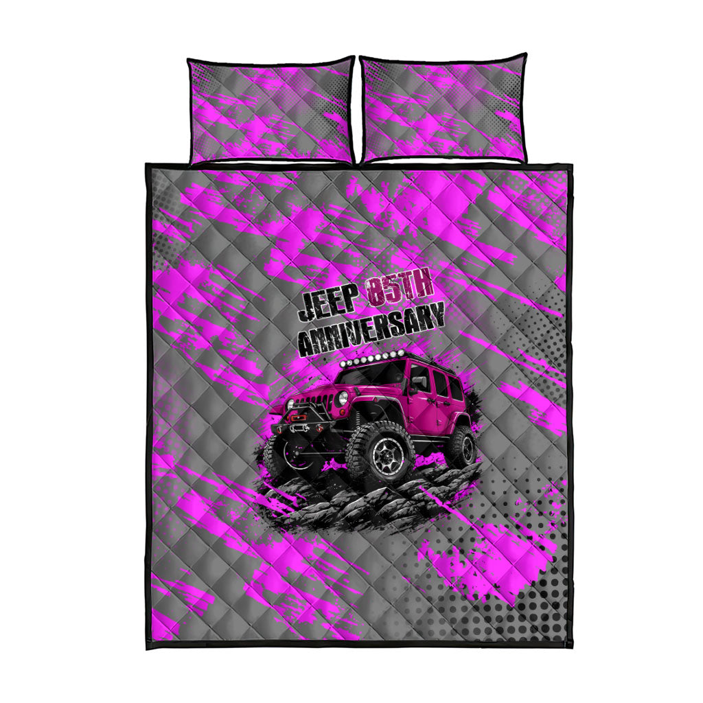 Jeep 85th Anniversary Quilt Bed Set Off Road Pink Camo Grunge Paint Splatter Grille