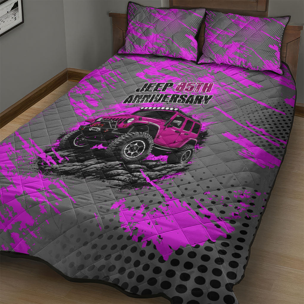 Jeep 85th Anniversary Quilt Bed Set Off Road Pink Camo Grunge Paint Splatter Grille