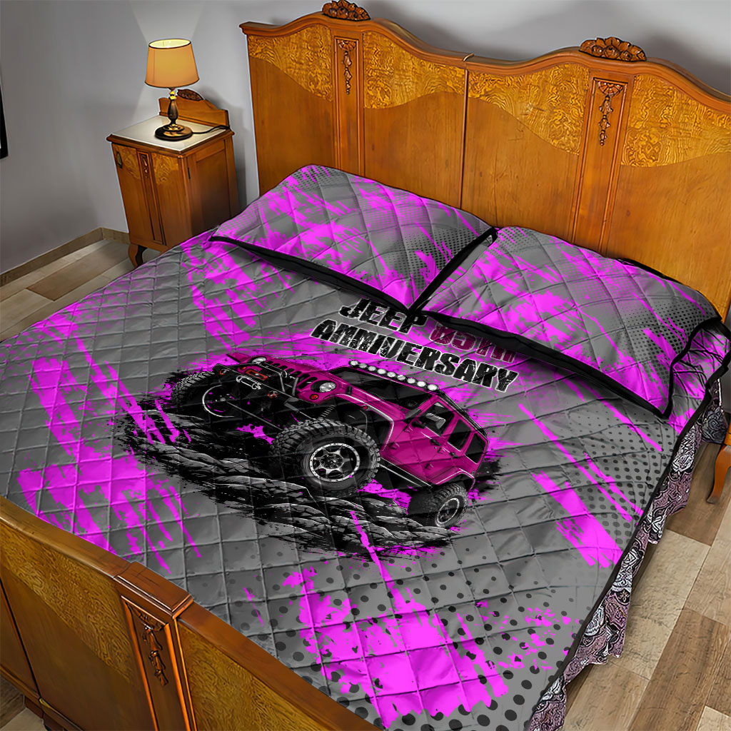 Jeep 85th Anniversary Quilt Bed Set Off Road Pink Camo Grunge Paint Splatter Grille