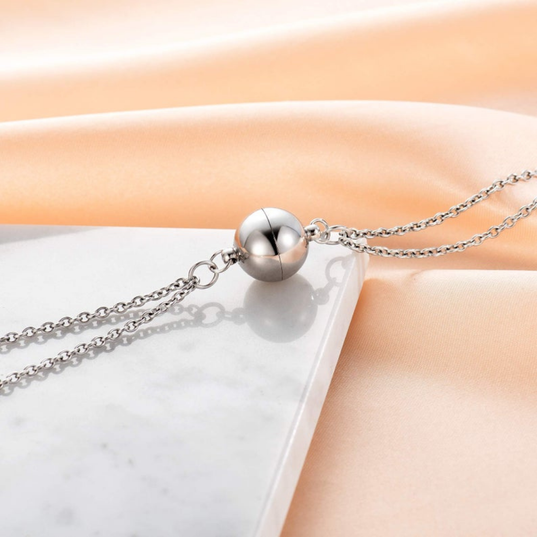 litzzy Tarsus Magnetic Necklace jewelry   
