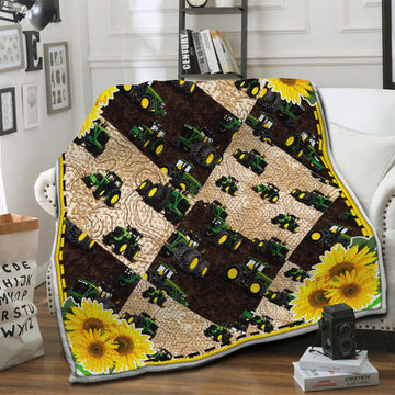litzzy Tractor HQT16101220 Fleece Blanket Fleece Blanket   