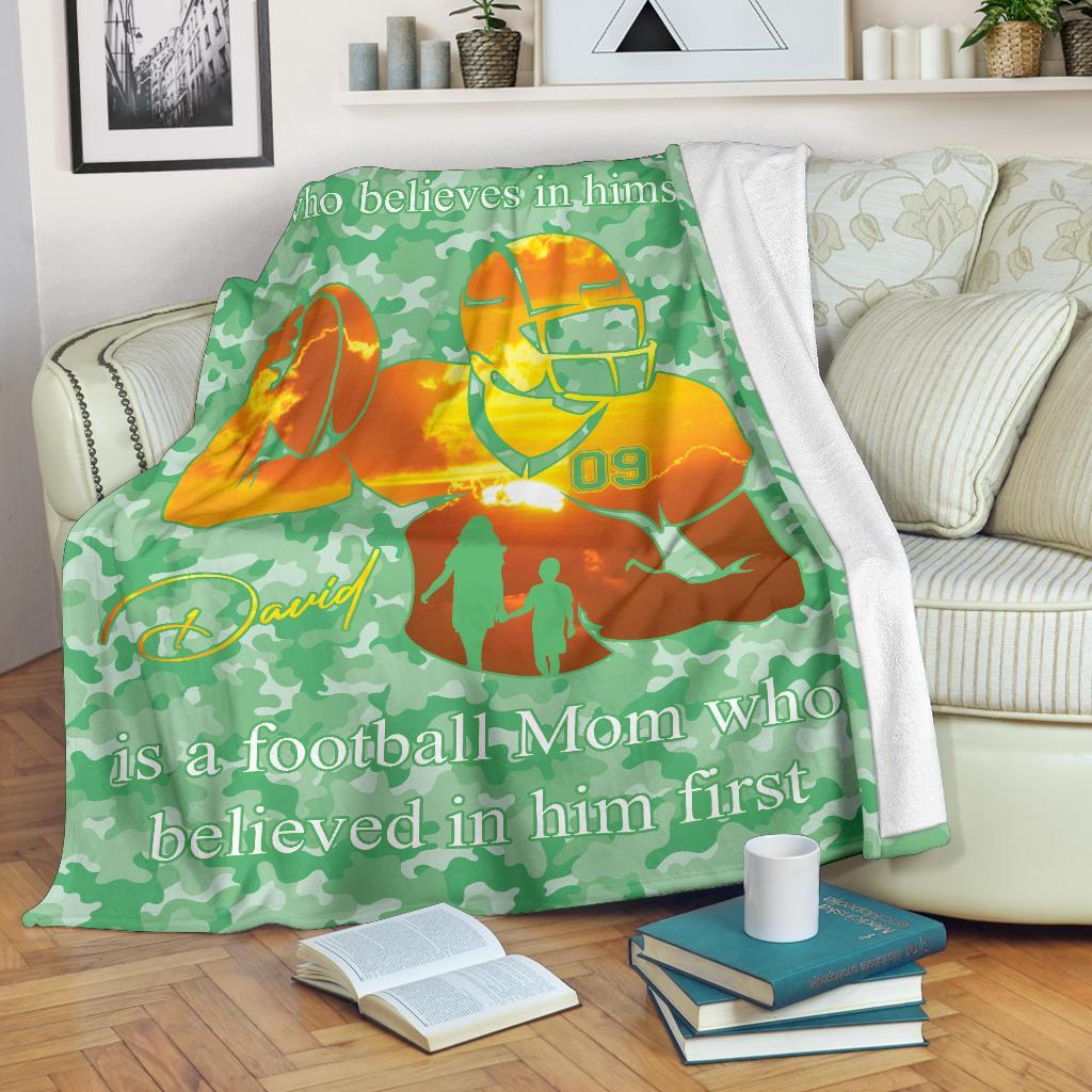 litzzy Personalized Football Player Fleece Blanket - Lath2411203 Quilt Blanket   