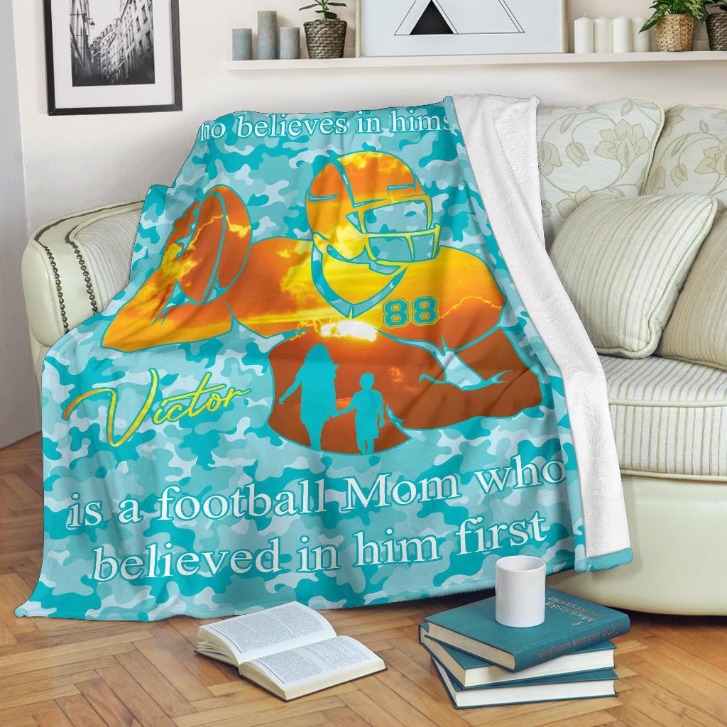 litzzy Personalized Football Player Fleece Blanket - Lath2411203 Quilt Blanket   