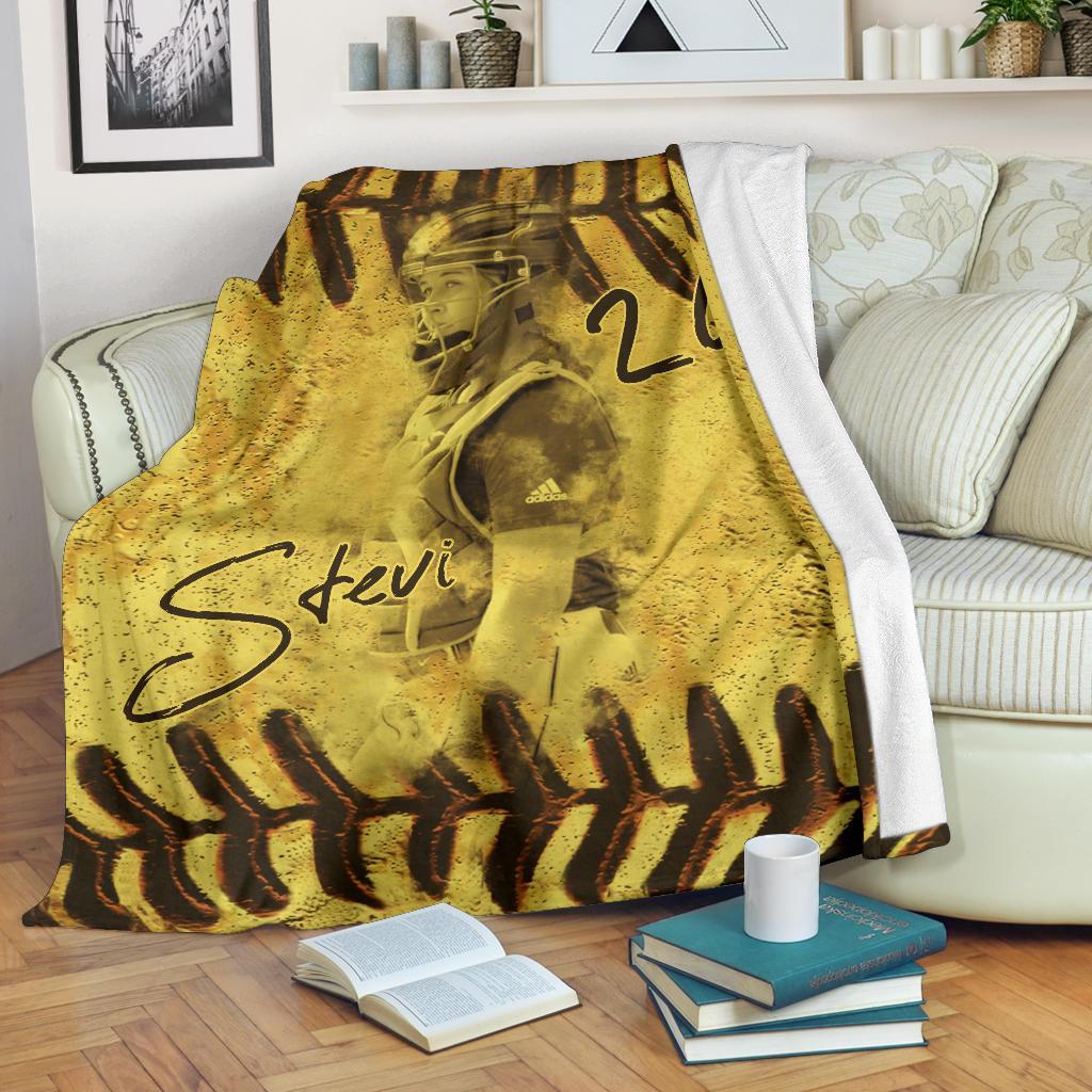 litzzy Personalized Vintage Softball Player Fleece Blanket - Nh0911204 Quilt Blanket   