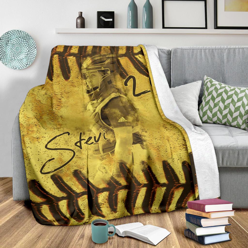 litzzy Personalized Vintage Softball Player Fleece Blanket - Nh0911204 Quilt Blanket   