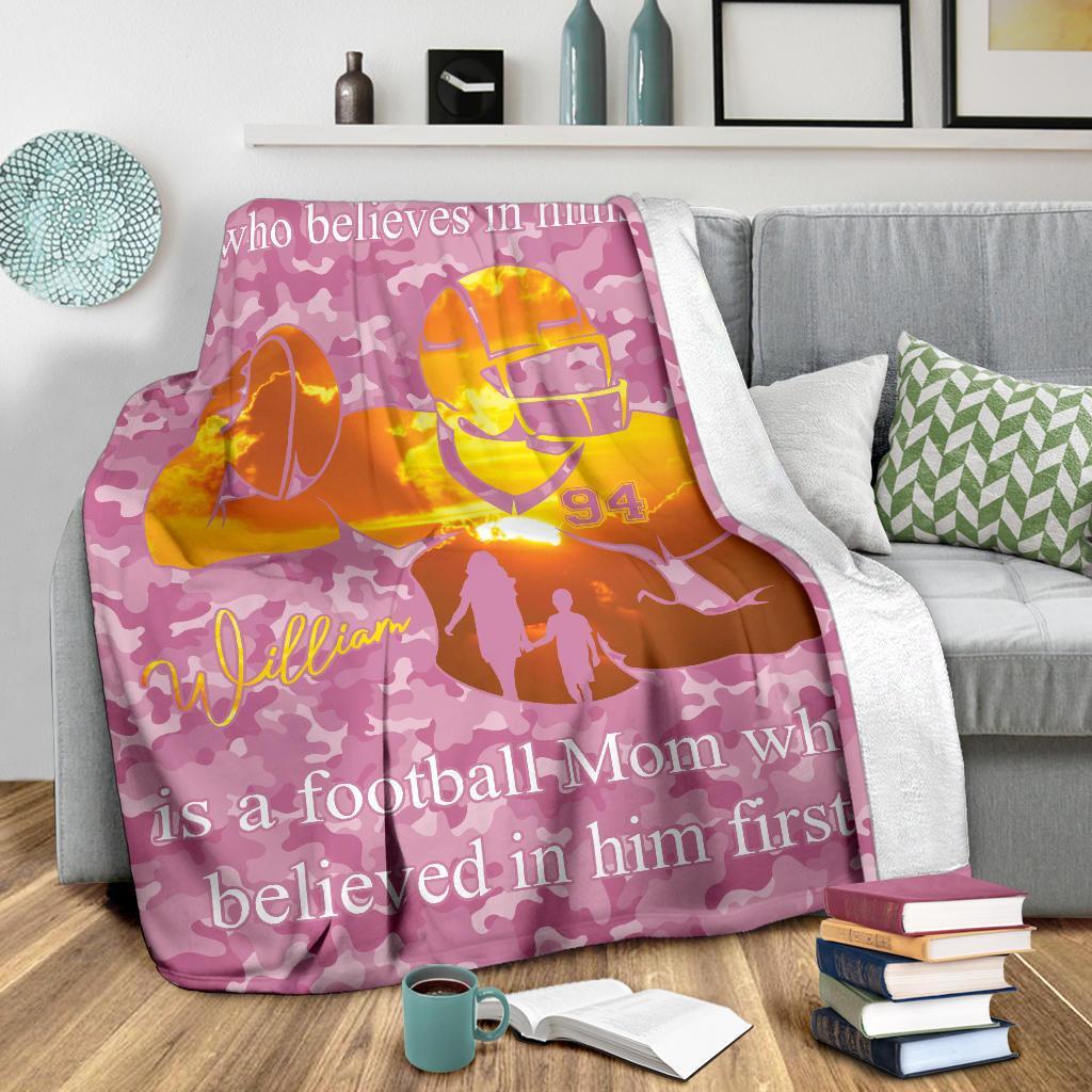 litzzy Personalized Football Player Fleece Blanket - Lath2411203 Quilt Blanket PINK 50 X 60 