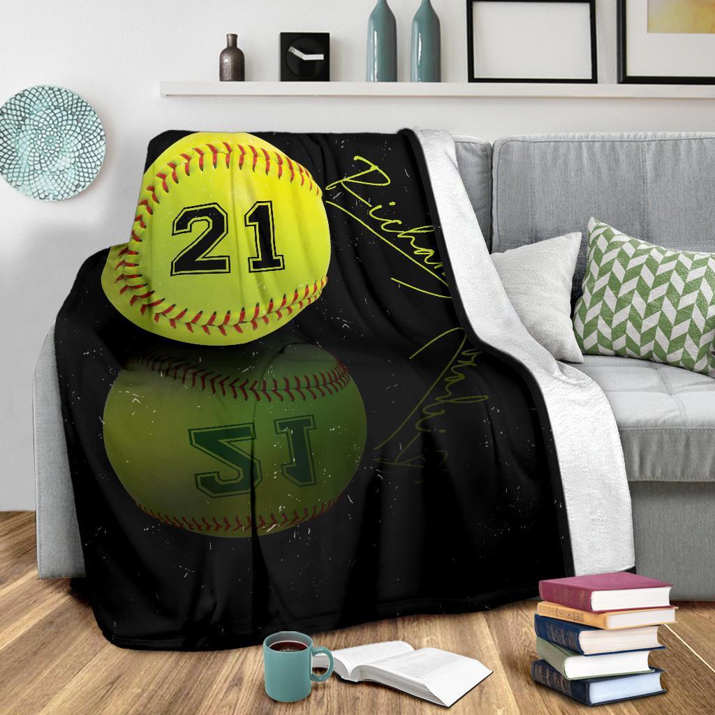litzzy Personalized Sport Reflection Fleece Blanket - Lath1611201 Quilt Blanket   