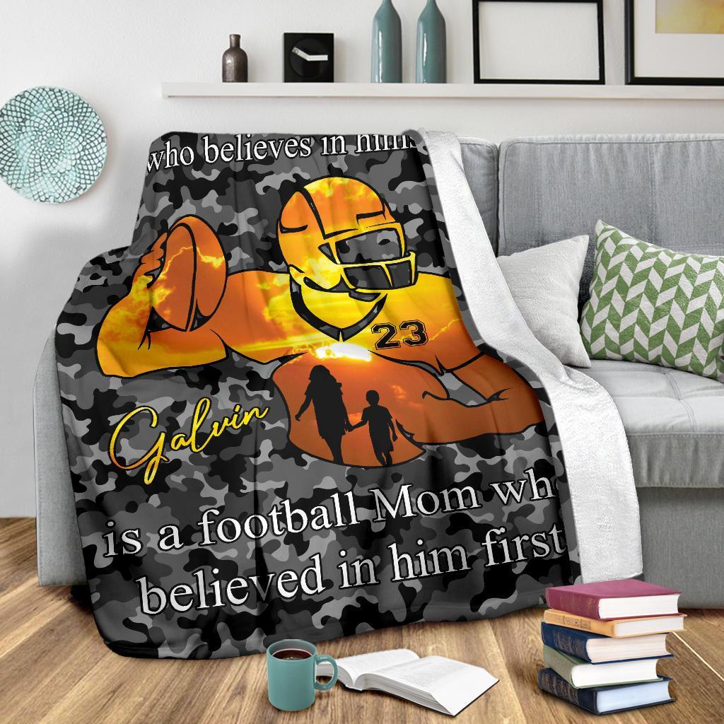 litzzy Personalized Football Player Fleece Blanket - Lath2411203 Quilt Blanket BLACK 50 X 60 