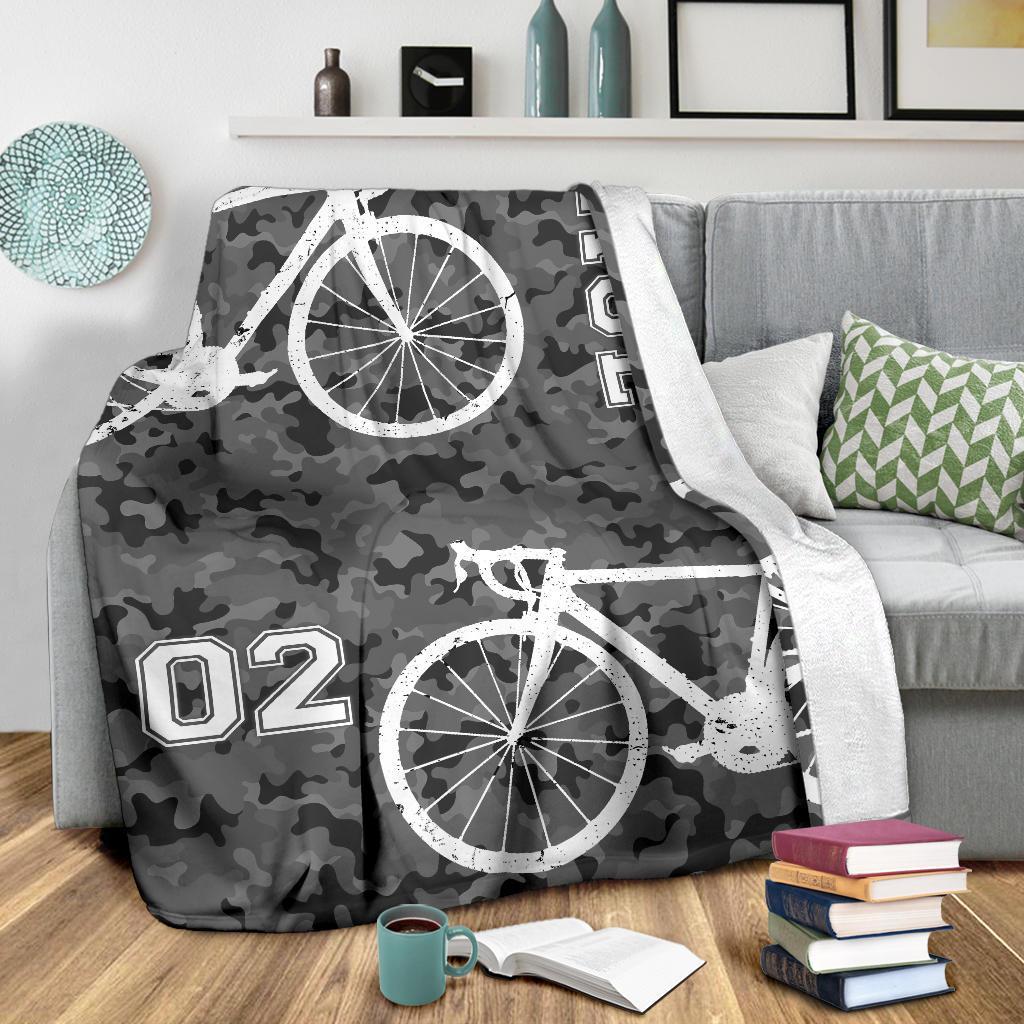 litzzy Personalized Cycling Camo Fleece Blanket - Lath1911203 Quilt Blanket   