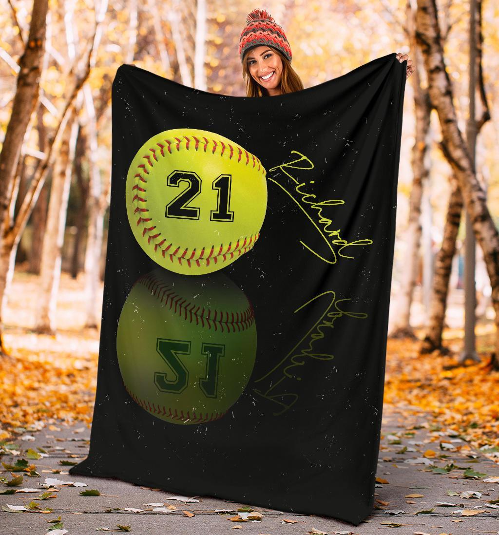 litzzy Personalized Sport Reflection Fleece Blanket - Lath1611201 Quilt Blanket   