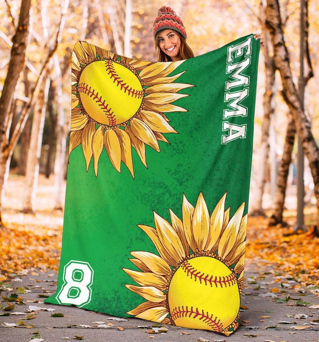 litzzy Personalized Softball Sunflower Fleece Blanket - Laci2411202 Quilt Blanket DARK GREEN 50 X 60 
