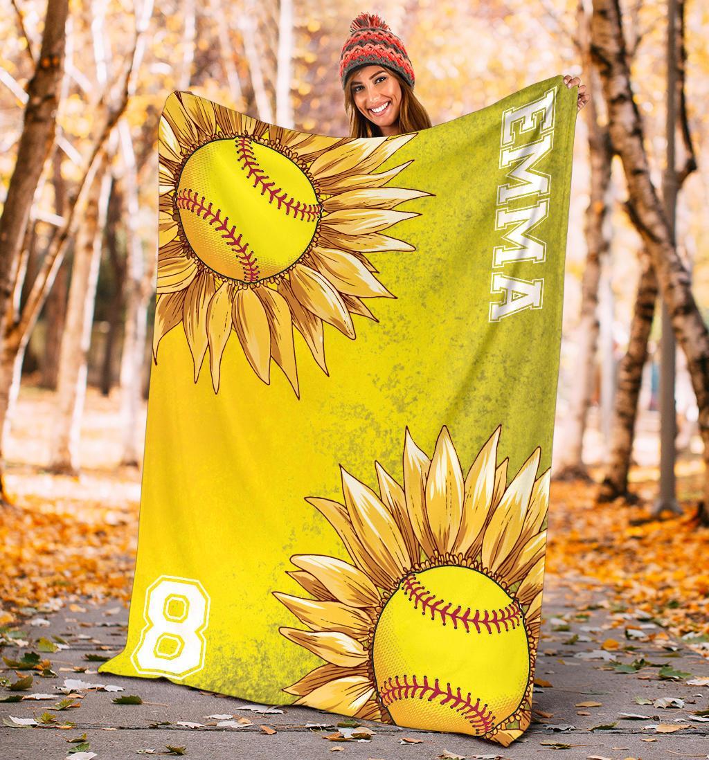 litzzy Personalized Softball Sunflower Fleece Blanket - Laci2411202 Quilt Blanket YELLOW 50 X 60 