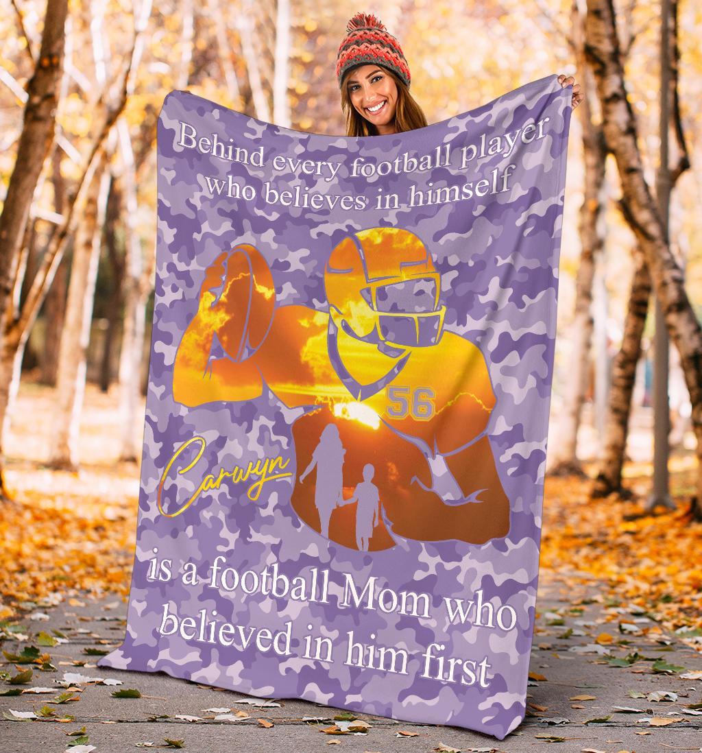 litzzy Personalized Football Player Fleece Blanket - Lath2411203 Quilt Blanket VIOLET 60 X 80 