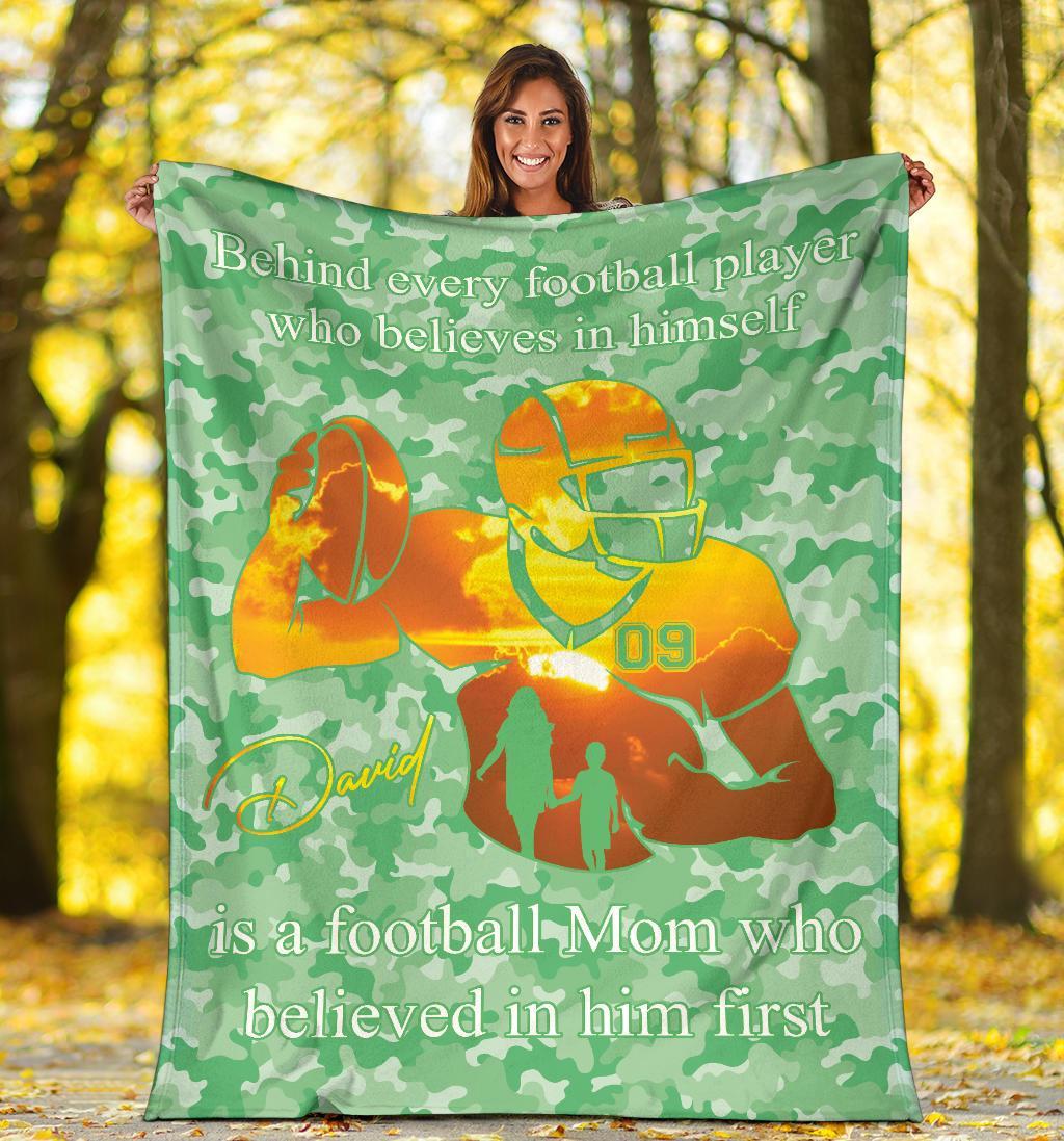 litzzy Personalized Football Player Fleece Blanket - Lath2411203 Quilt Blanket   