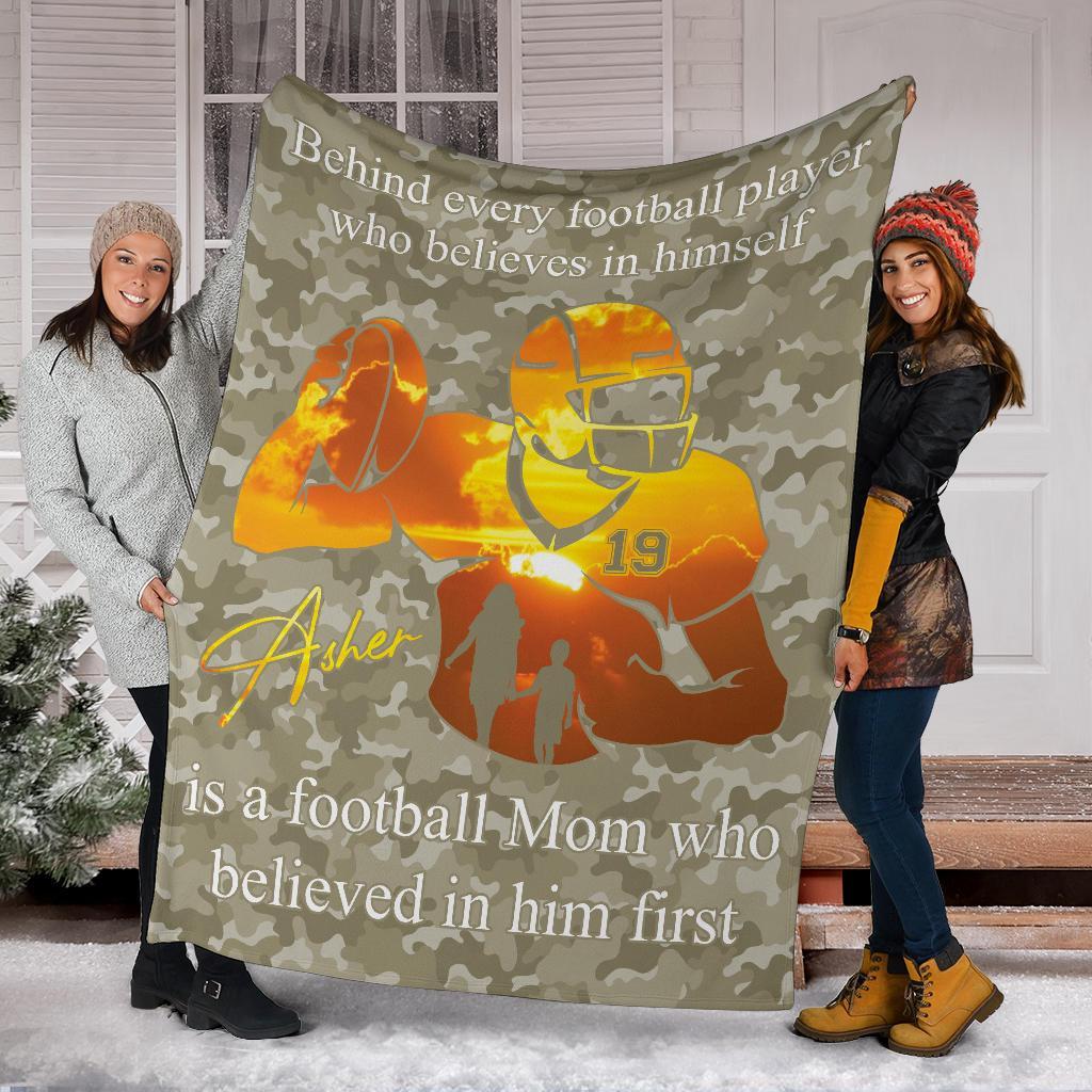 litzzy Personalized Football Player Fleece Blanket - Lath2411203 Quilt Blanket   